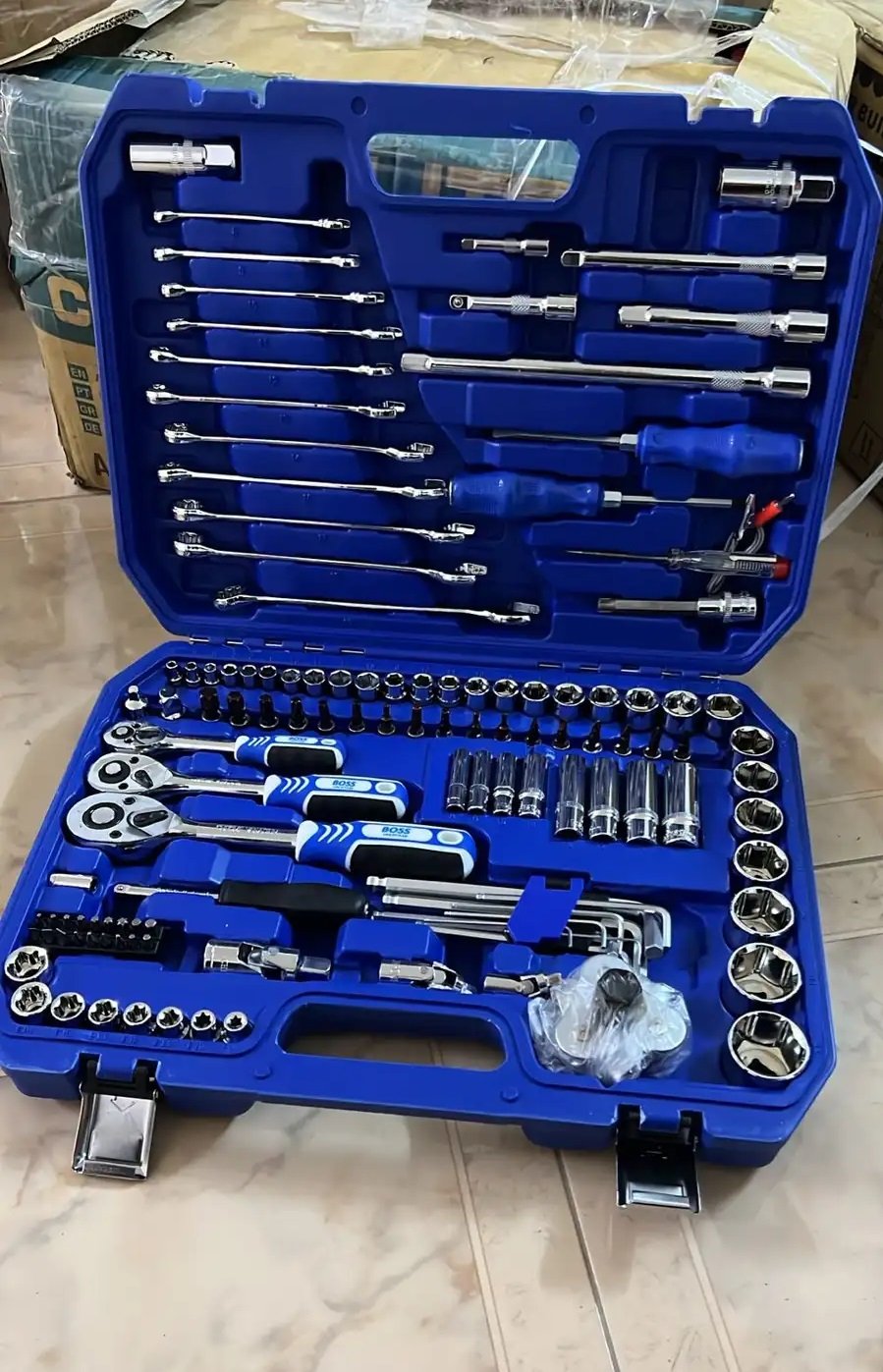 للبيع صندوق عدة مفاتيح جديده