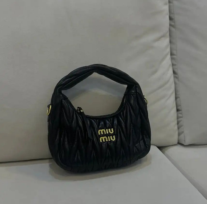 شنطة براند ميو ميو miu miu بدون ملحقات