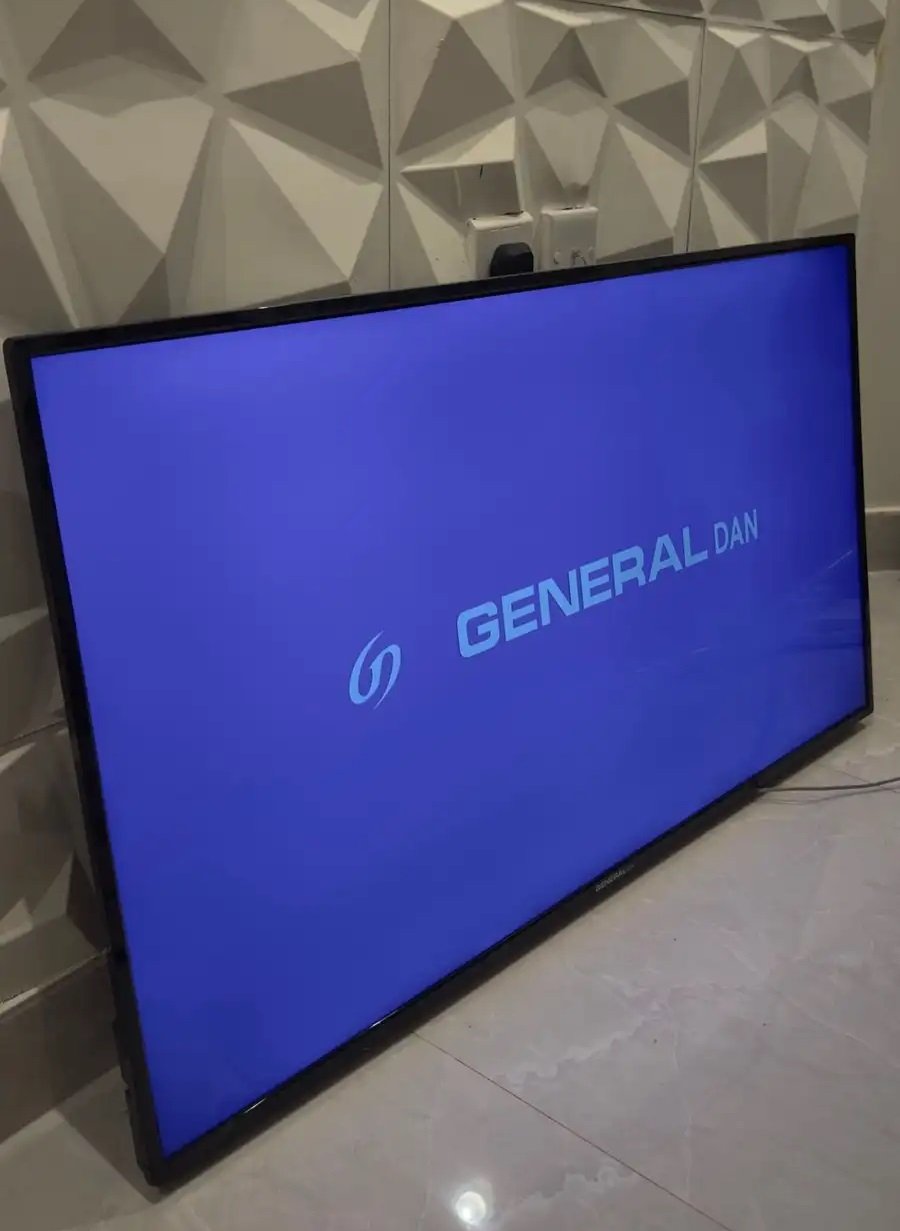 شاشة 40 بوصة