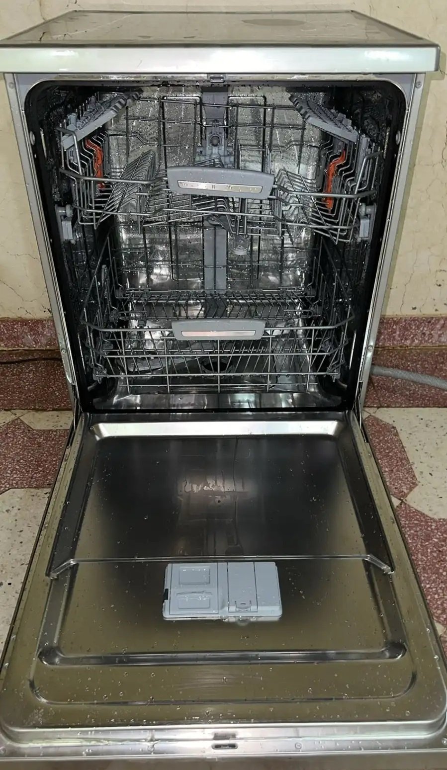 غسالة اريستون الايطاليه