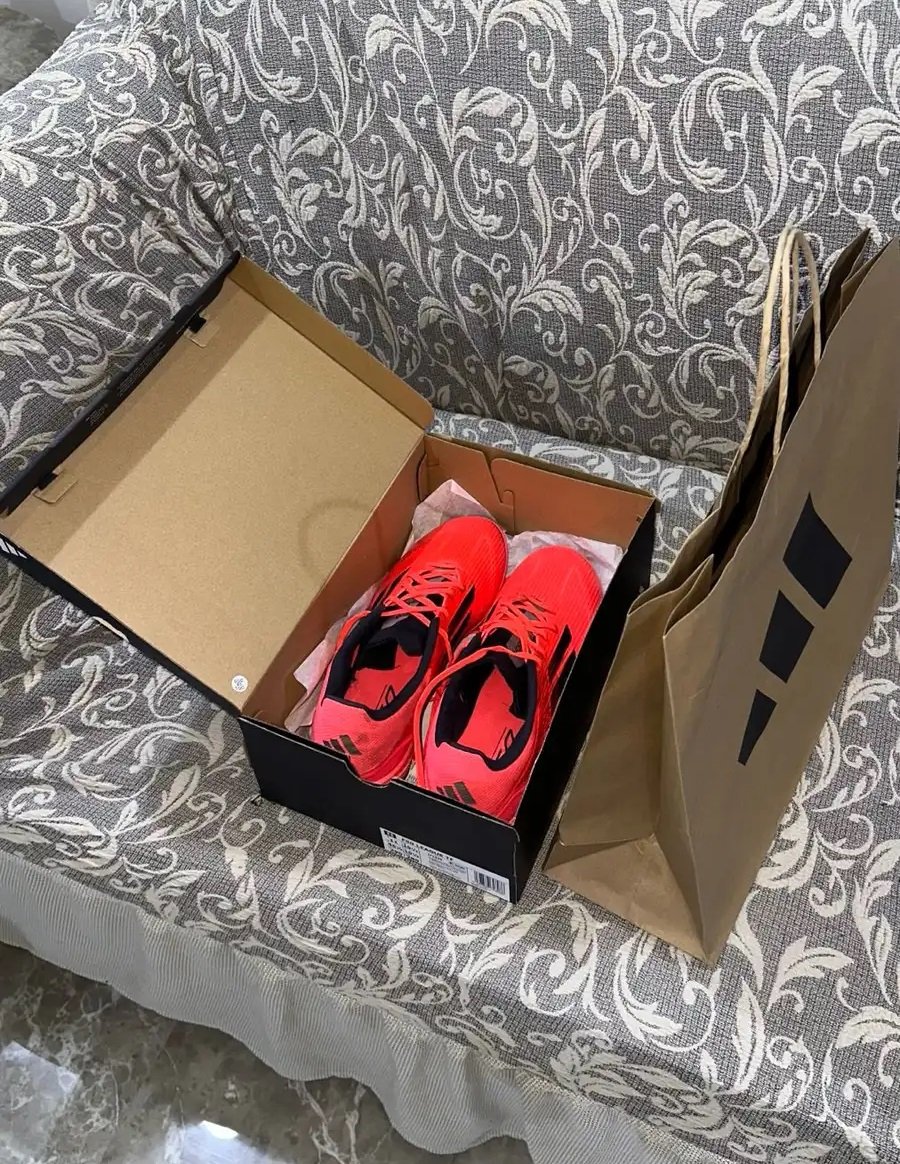 جزمة اديداس جديدة مقاس (45)