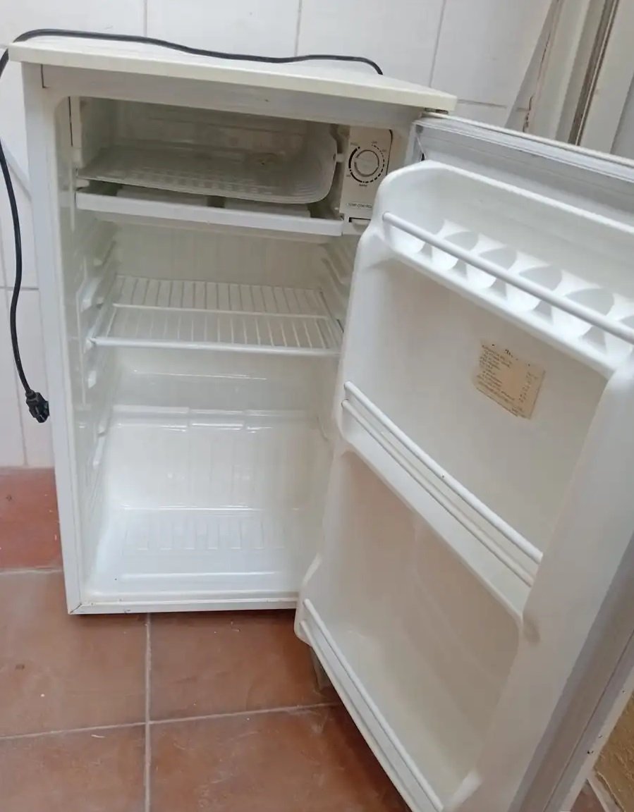 ثلاجه صغيره للبيع