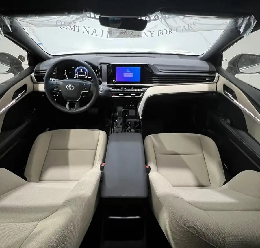 كامري Le بنزين موديل 2025 للكاش و الاقساط