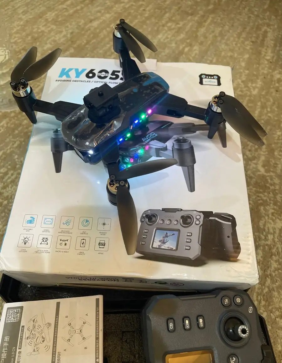 طيارة درون مع شاشة جديدة. KY605S