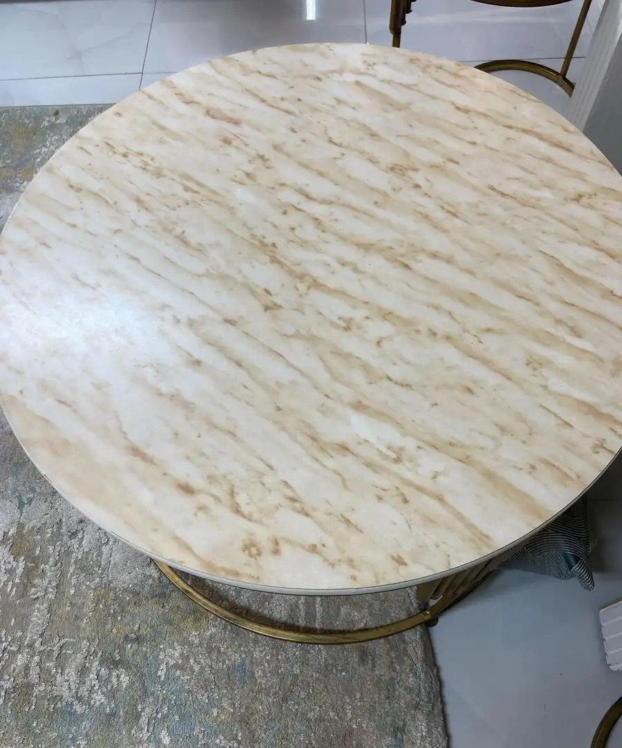 طاولة مجلس مع الخدمة