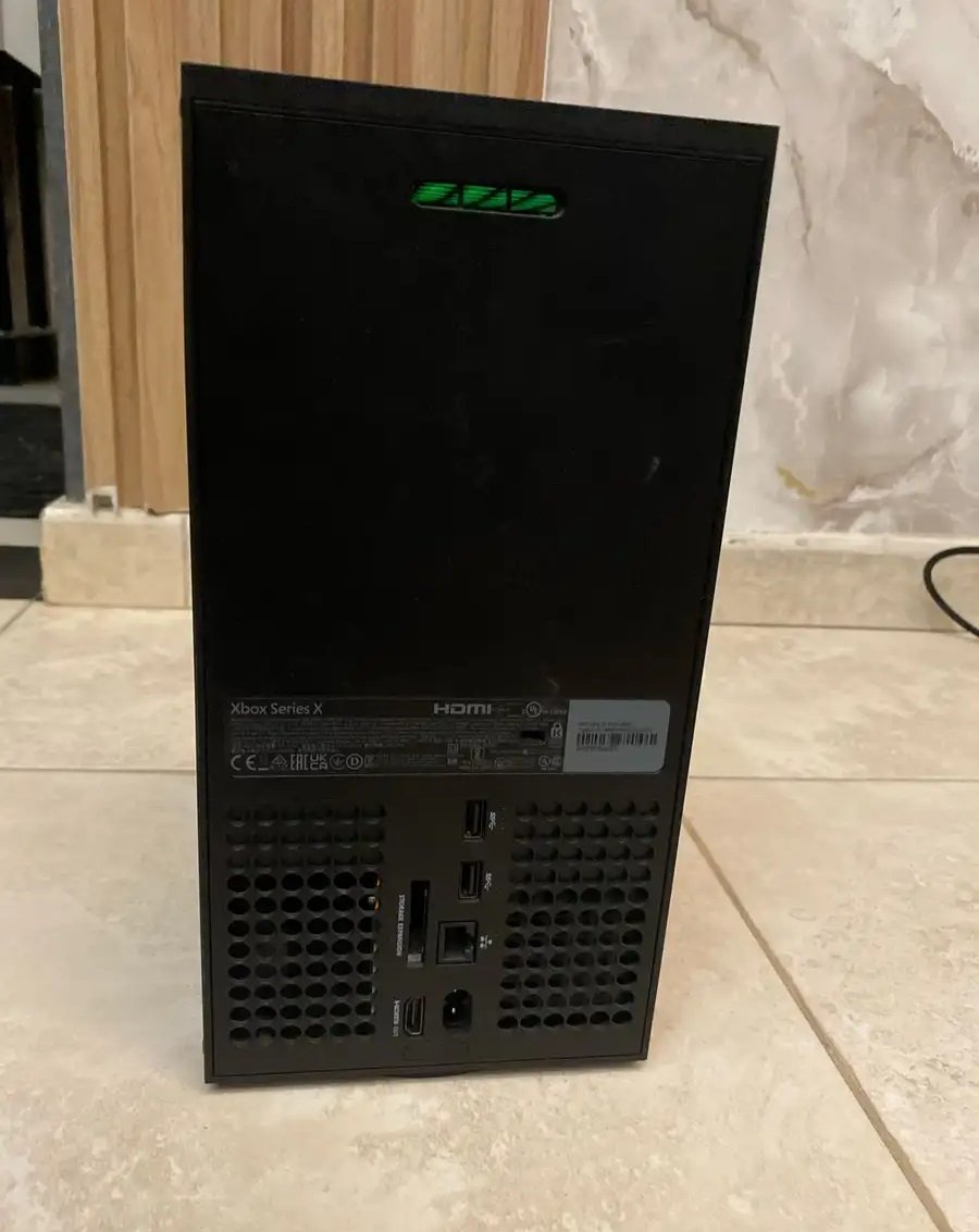 اكس بوكس مع أسلاكه و يد