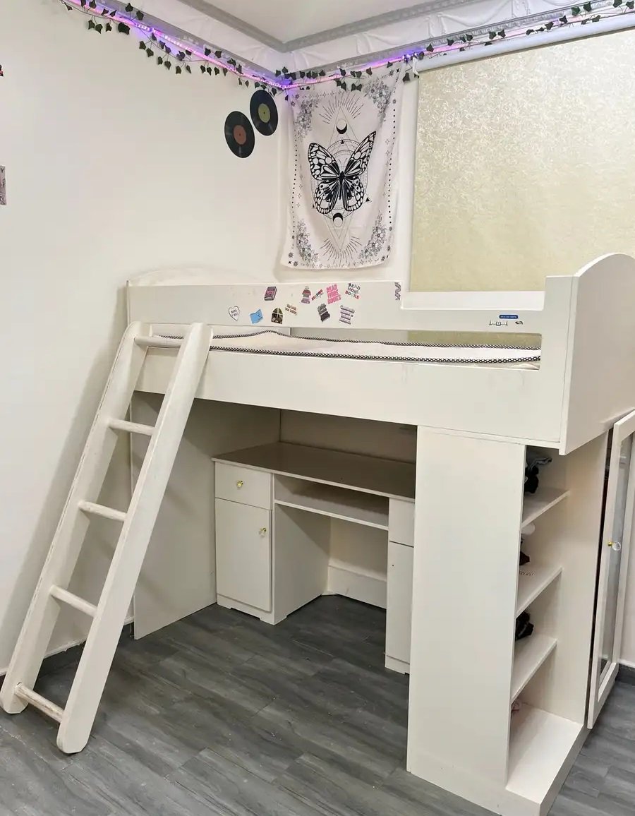 سرير – دولاب -مكتب -سلم