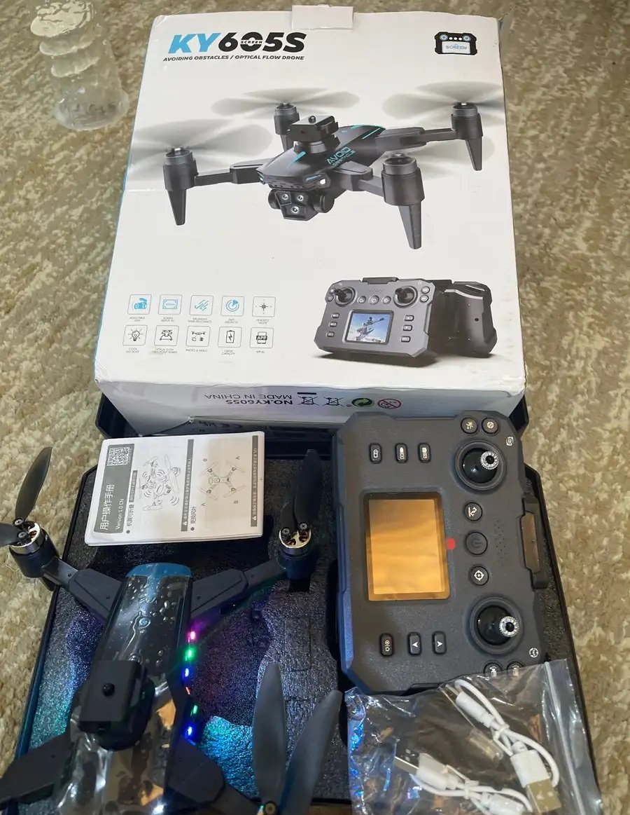 طيارة درون مع شاشة جديدة. KY605S