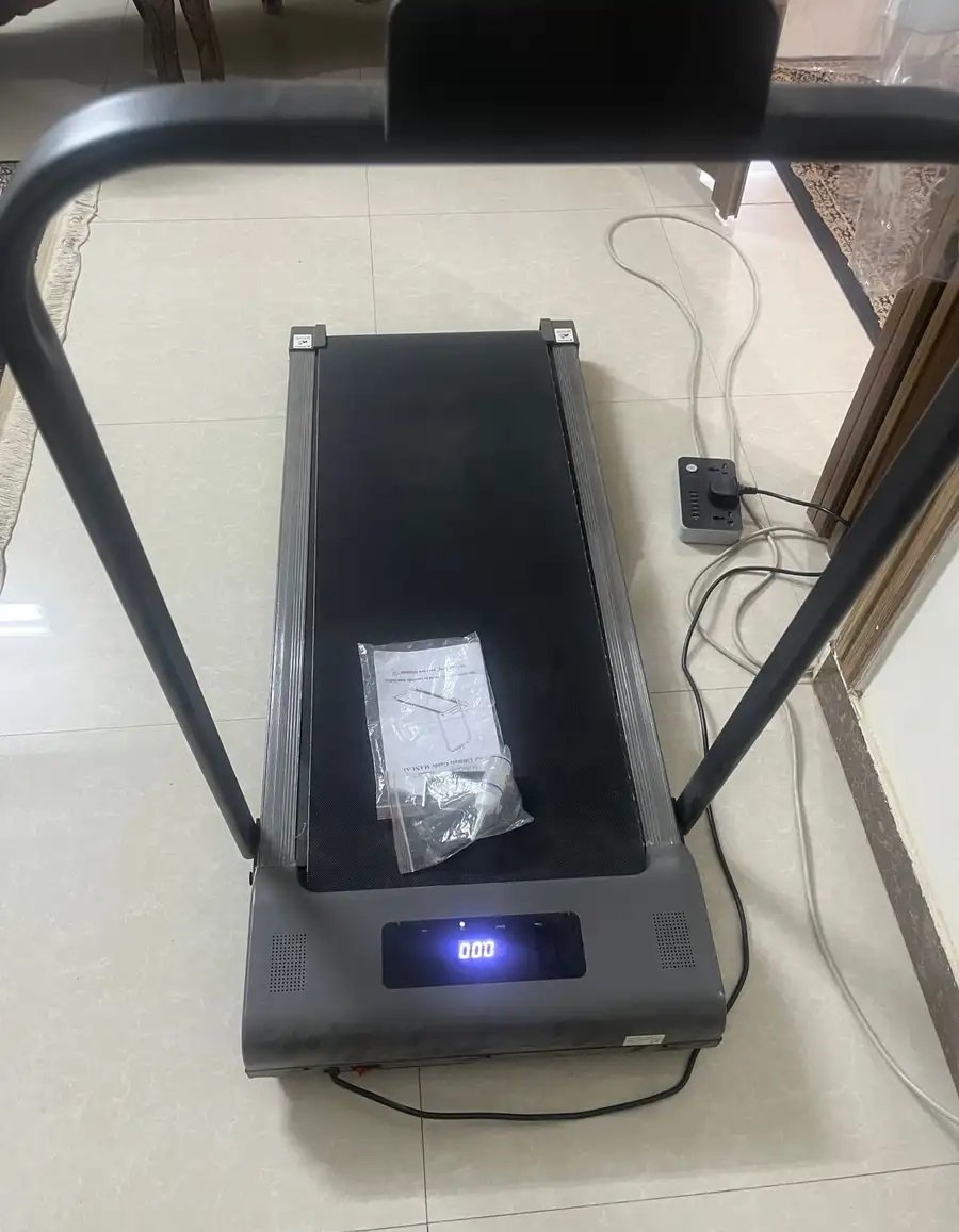 سير رياضي يتصفط