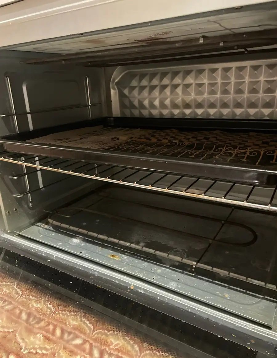 فرن كهربائي نظيف