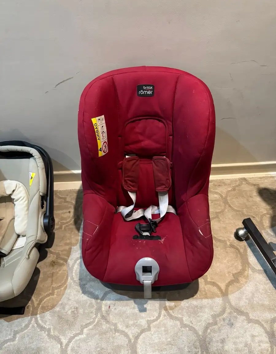 كرسي أطفال للسيارة