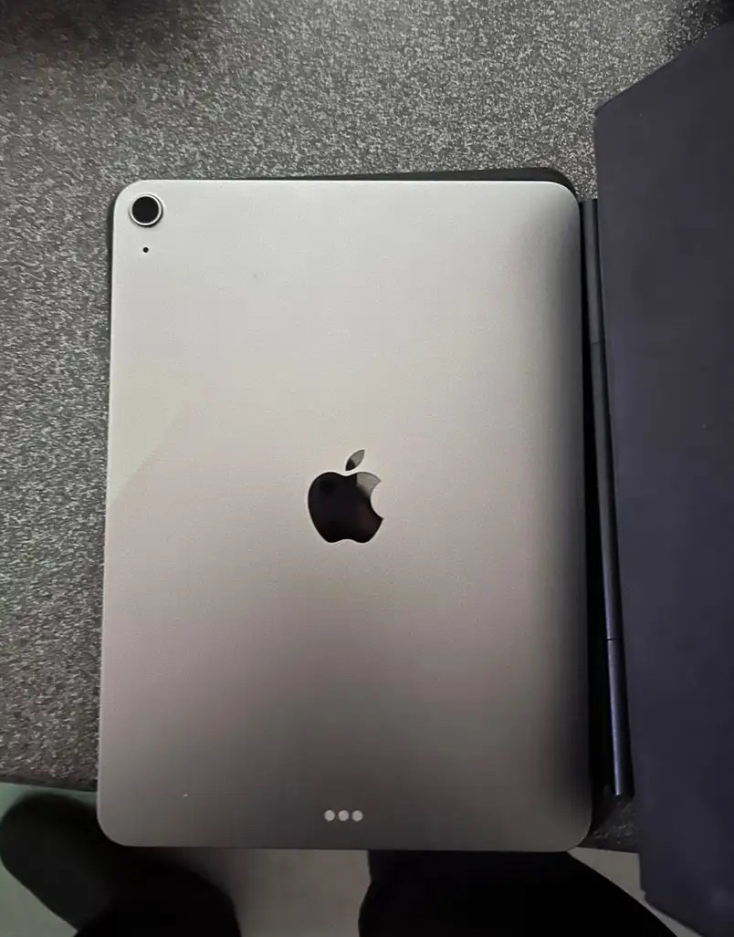 ايباد m3 اير 11 انش الجيل السادس