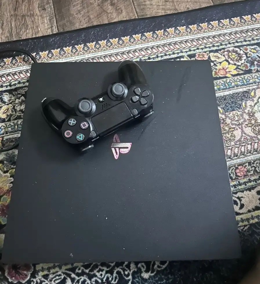 سوني فور تضيف 3 طبقات مع قراند و يد واحد