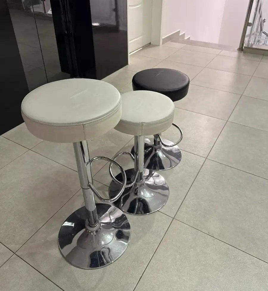 كراسي الصامل يبشر ب سعر زين