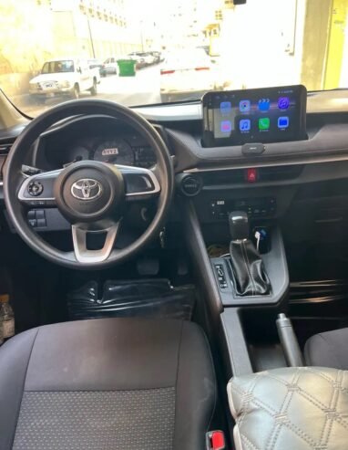 Toyota Yaris Y 2023