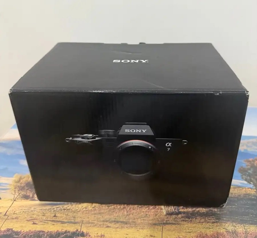كاميرا سوني A7 IV جديدة لم تستخدم بكامل ملحقاتها