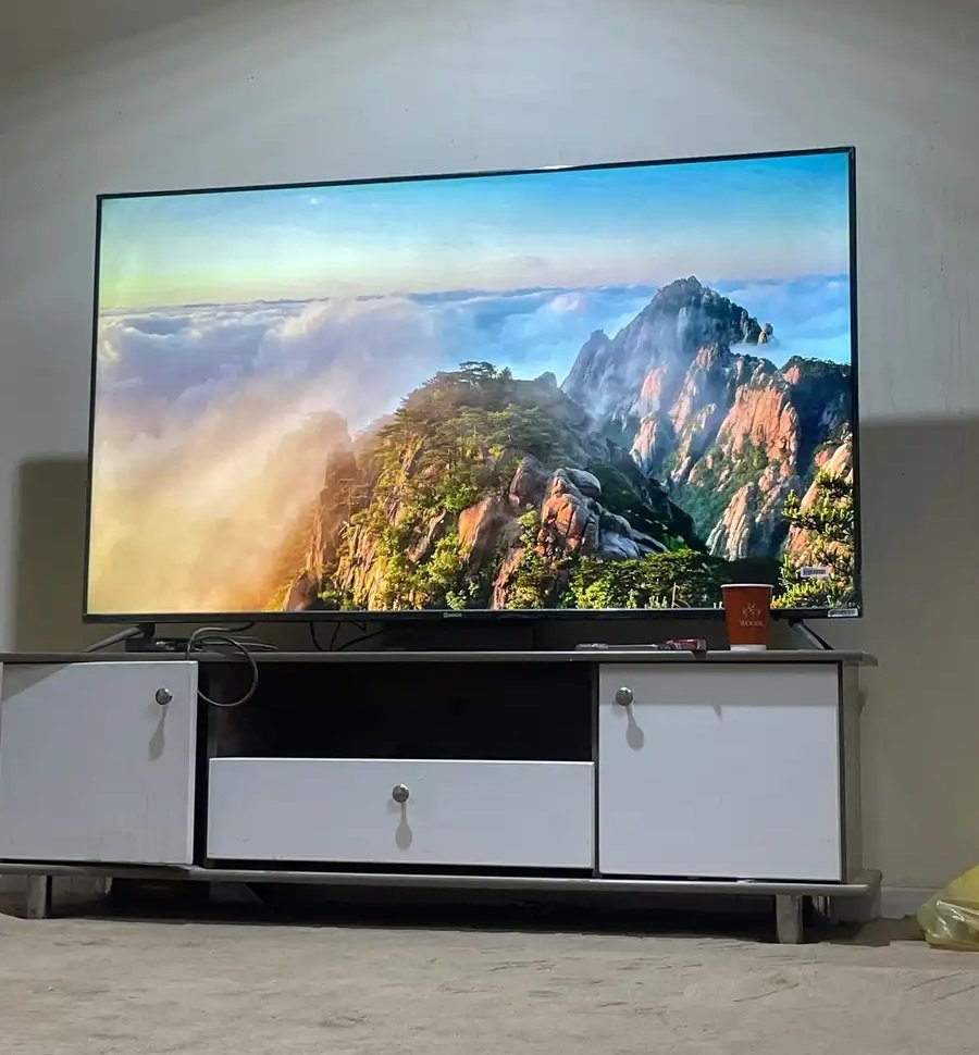 تليفزيون 65 بوصه سمارت جديد بكياسه وريموته لايجي إلا الصامل