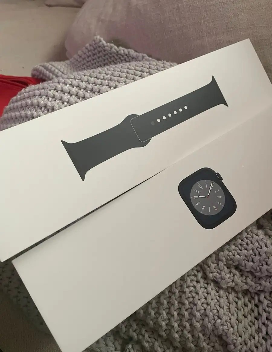 جديد بالكرتون Apple Watch 8 series 45 GPS