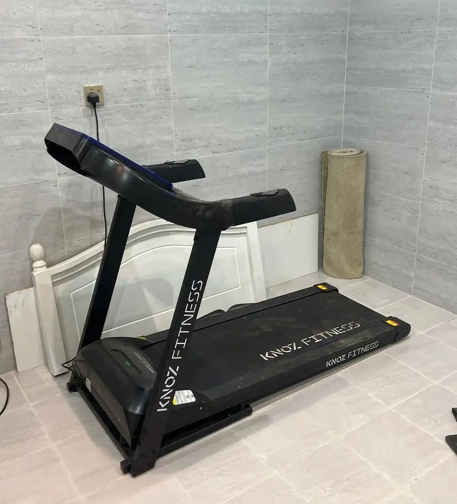 سير مشي حجم كبير على السوم