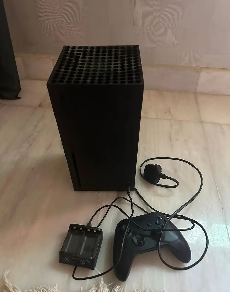 مع شاحن للبطارية Xbox Series X