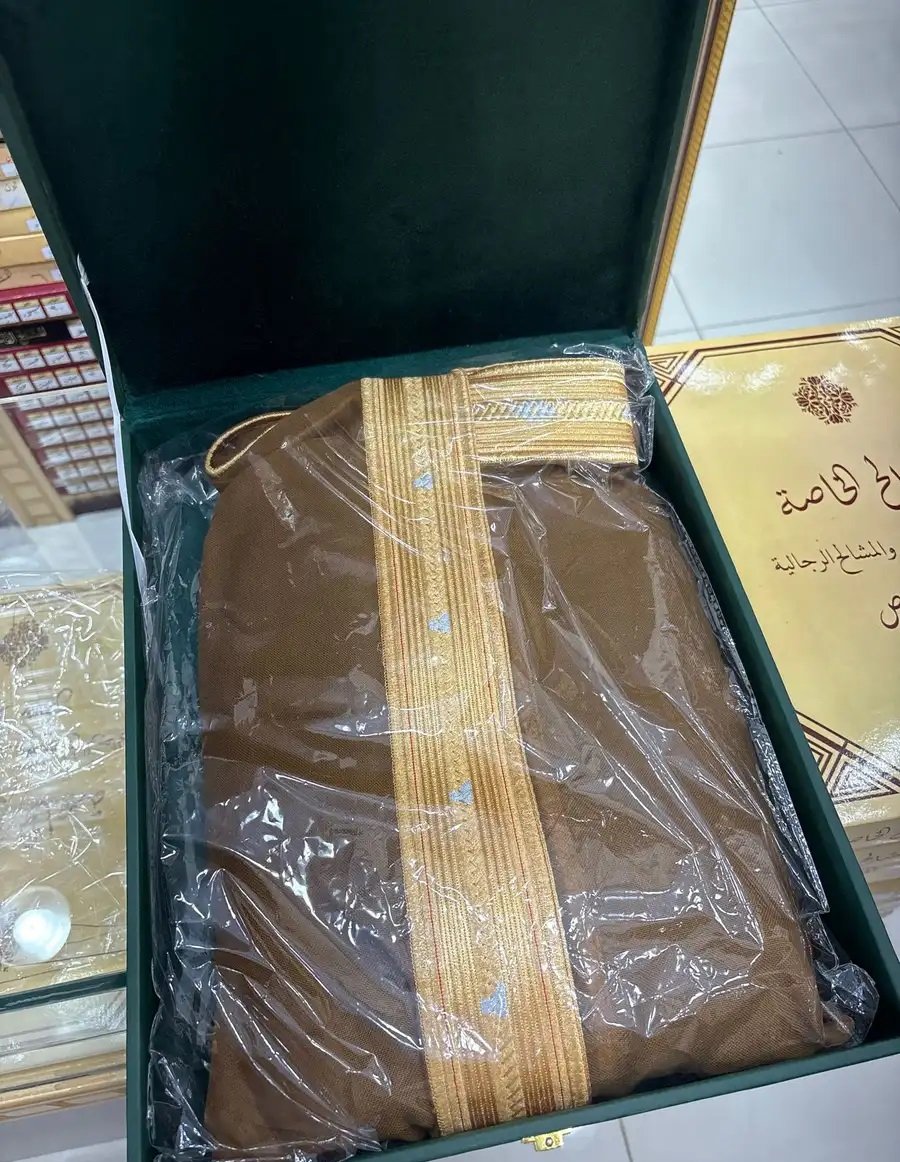 مجموعة بشوت ملكيه