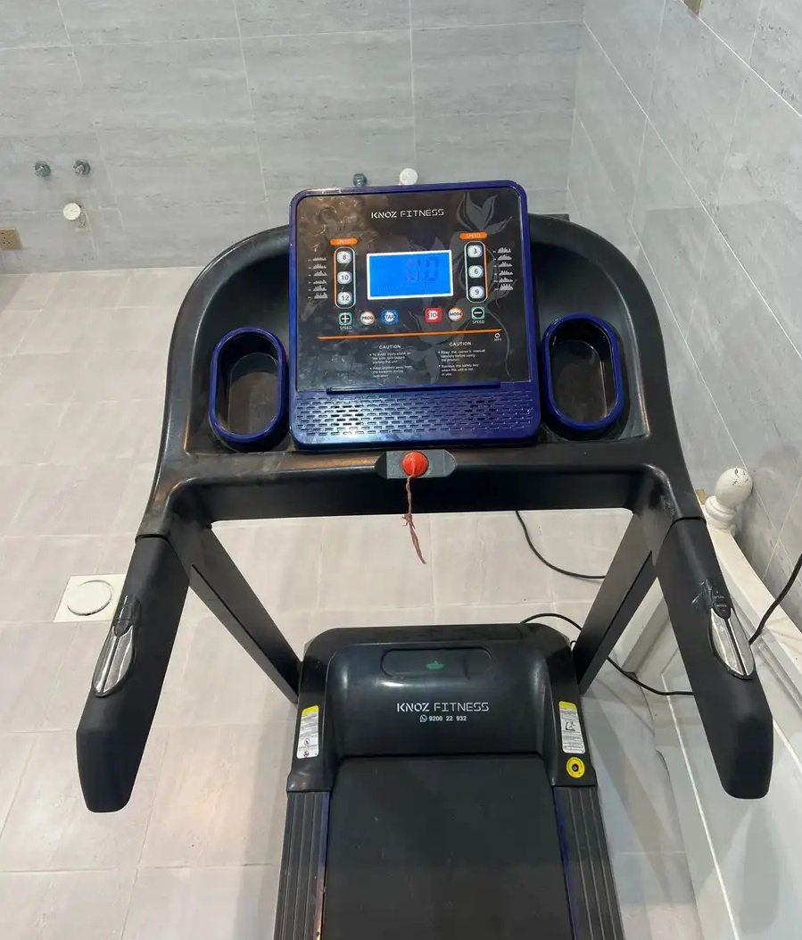 سير مشي حجم كبير على السوم