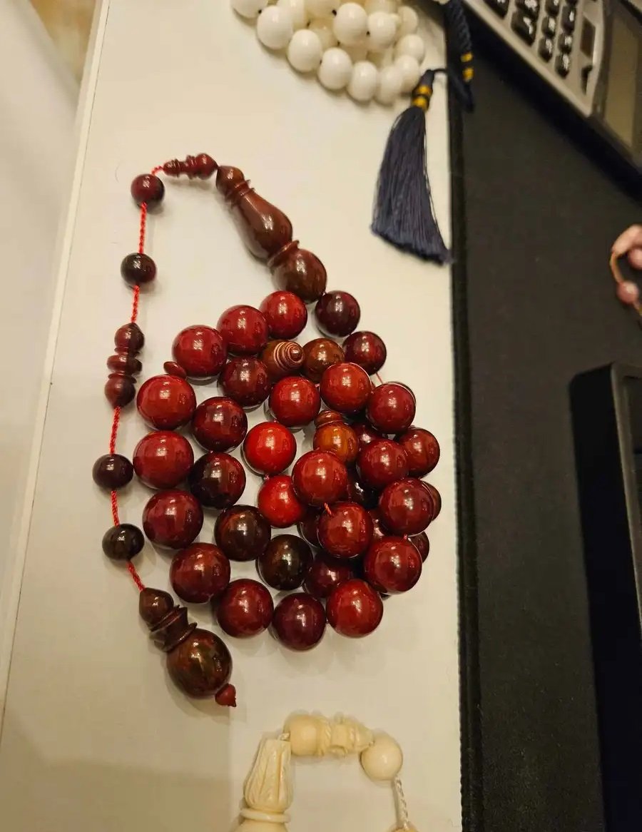 مسباح بكلايت احمر