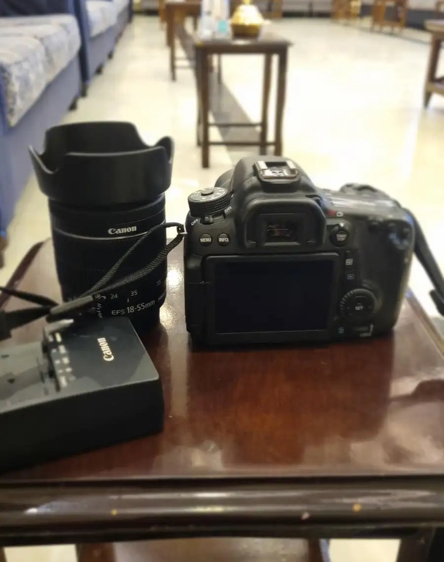 كاميرا كانون 70D