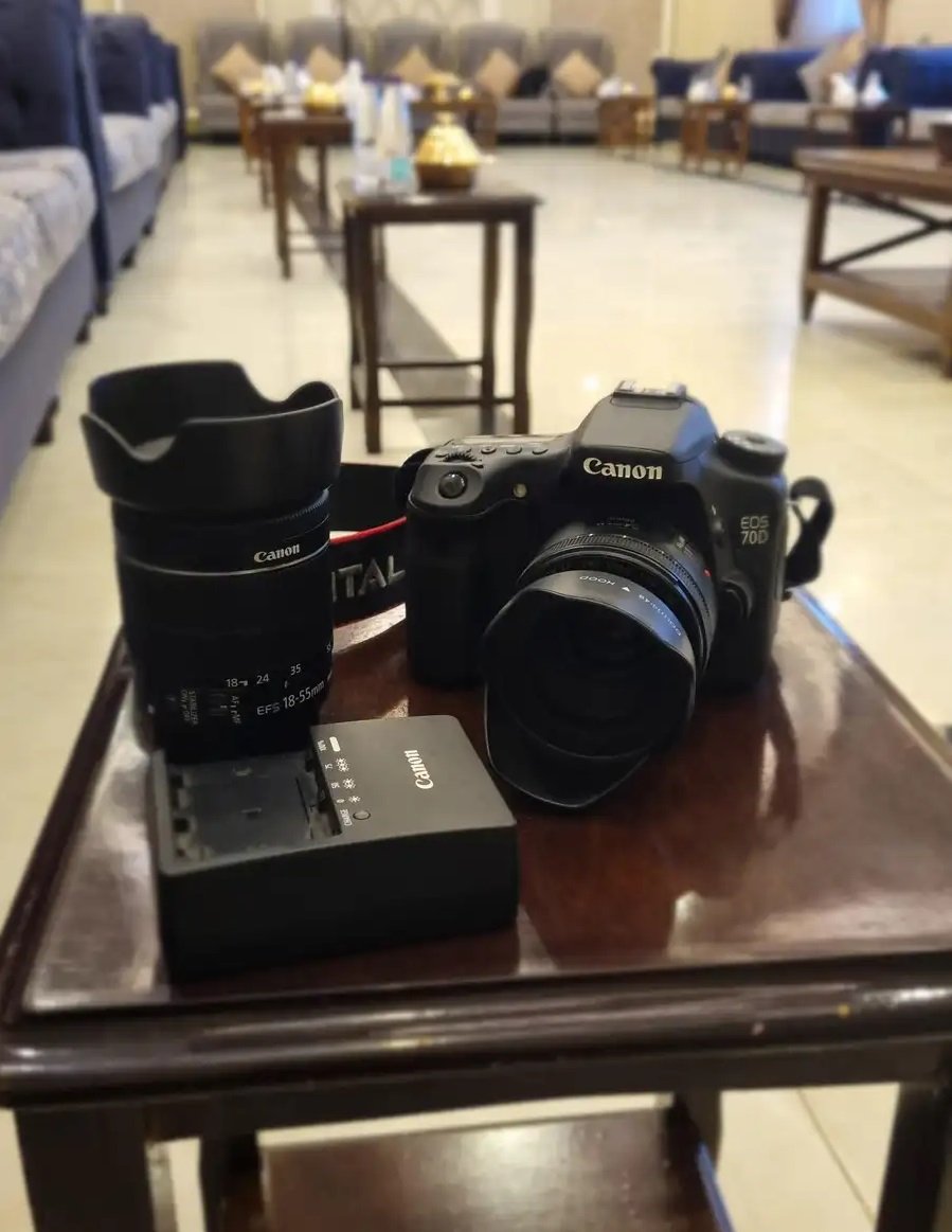 كاميرا كانون 70D