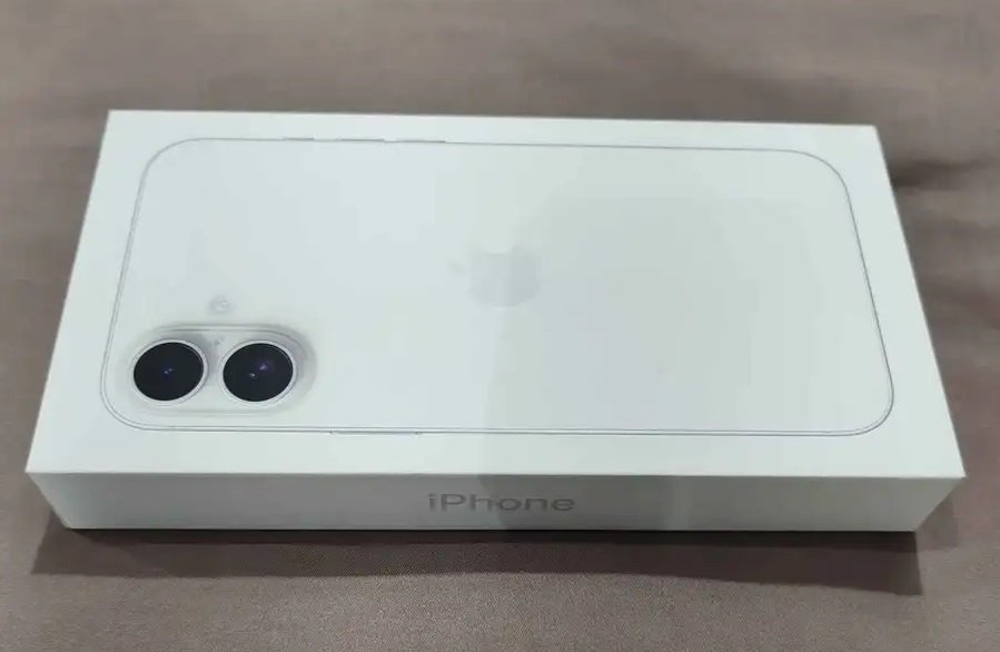 أيفون 16بلس إستعمال نص ساعة فقط لون ابيض 128قيقا