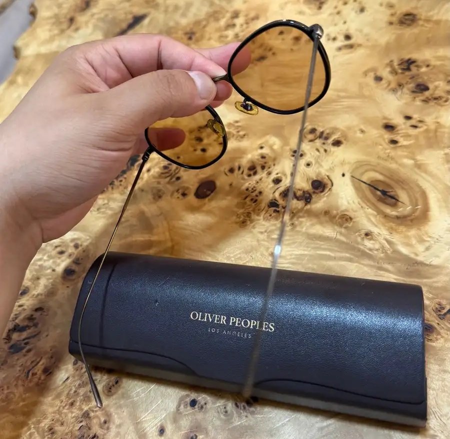نظارة شمسية Oliver Peoples