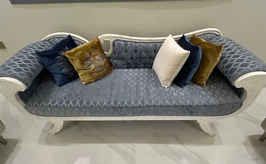 للبيع كنب طقم نظيف