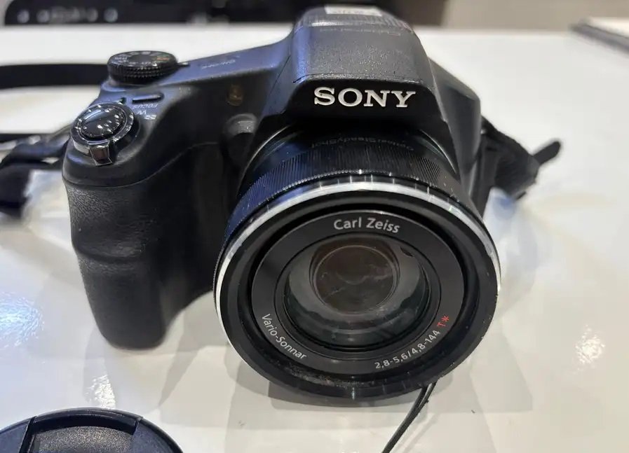 كاميرا سوني sony digital still camera dsc hx200v للبيع