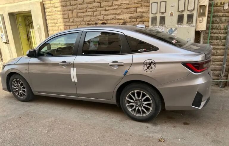Toyota Yaris Y 2023