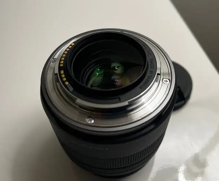 عدسة كانون ماكرو canon rf 35mm f1.8 macro