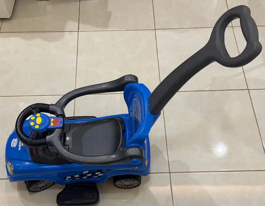 سيارة اطفال مشاية