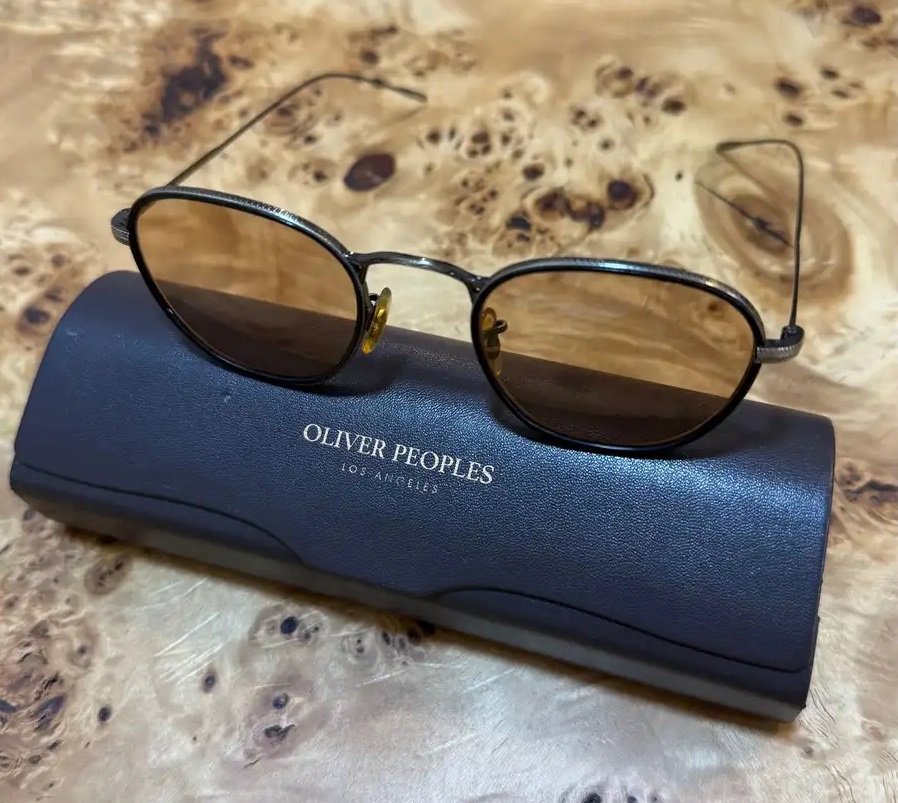 نظارة شمسية Oliver Peoples