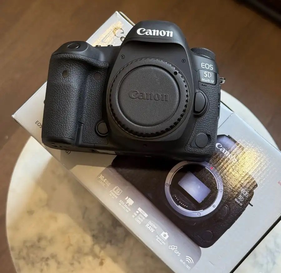 كاميره كانون احترافيه D5 mark IV