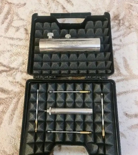 جهاز يكتشف المعادن