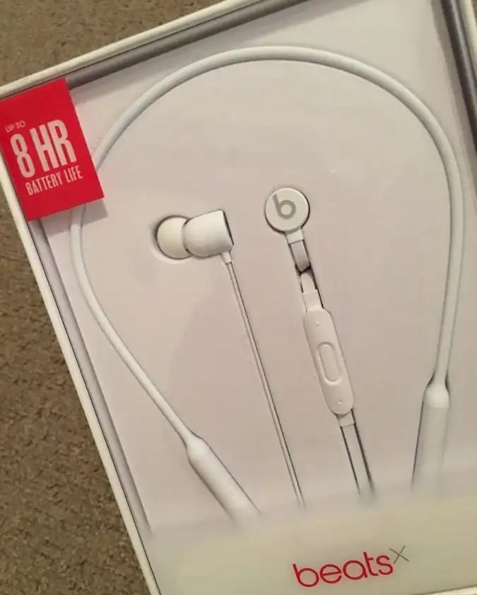 للبيع سماعة أذن لا سلكيه