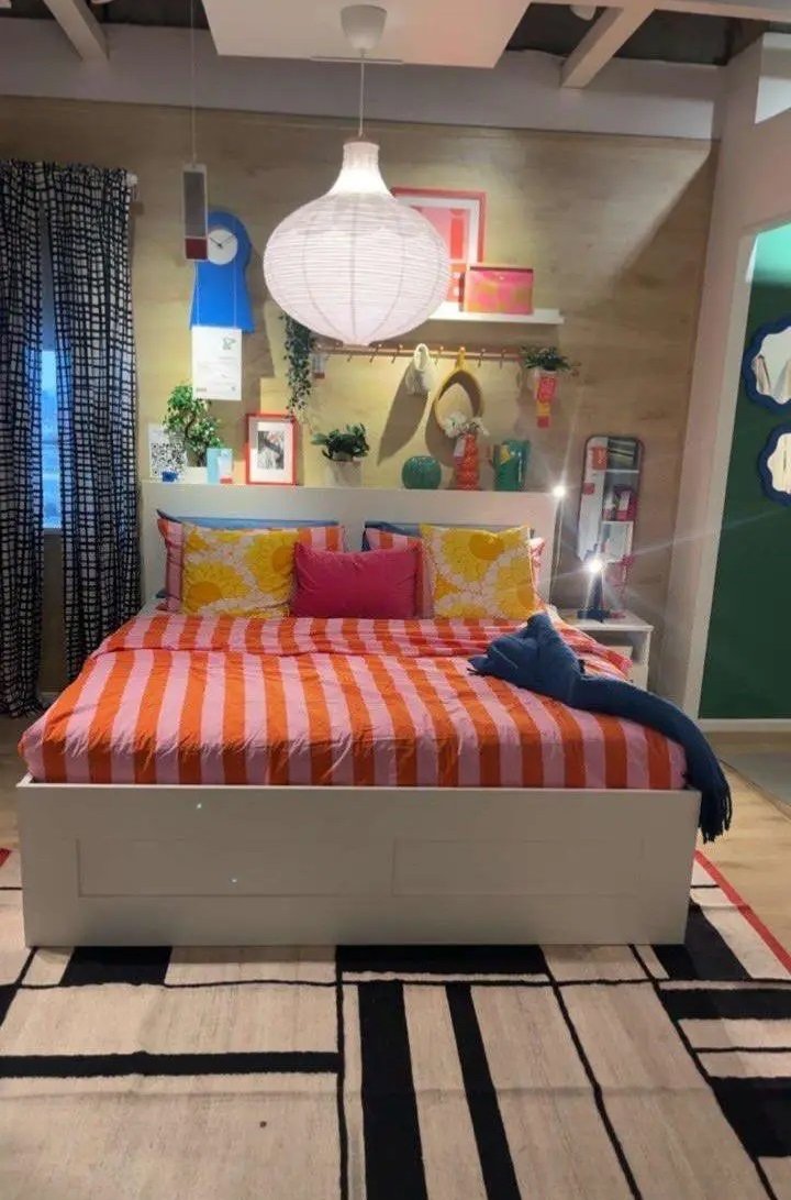 سرير للبيع مع المرتبه