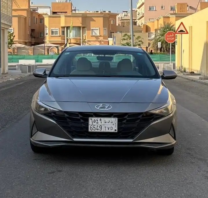 هونداي إلنترا 2022 نظيفة جدا