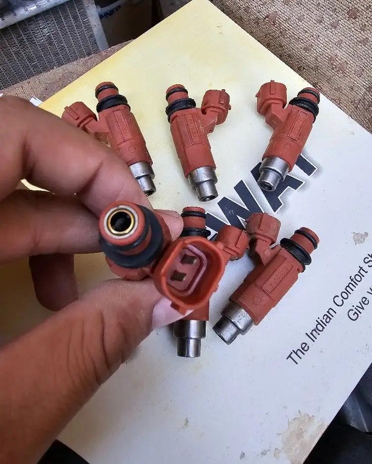 6 بخاخات بنزين 230cc ميتسوبيشي