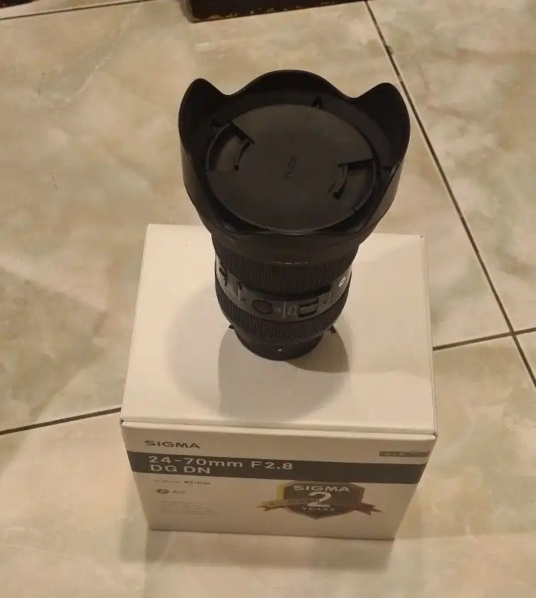 كاميرا سوني ومعدات