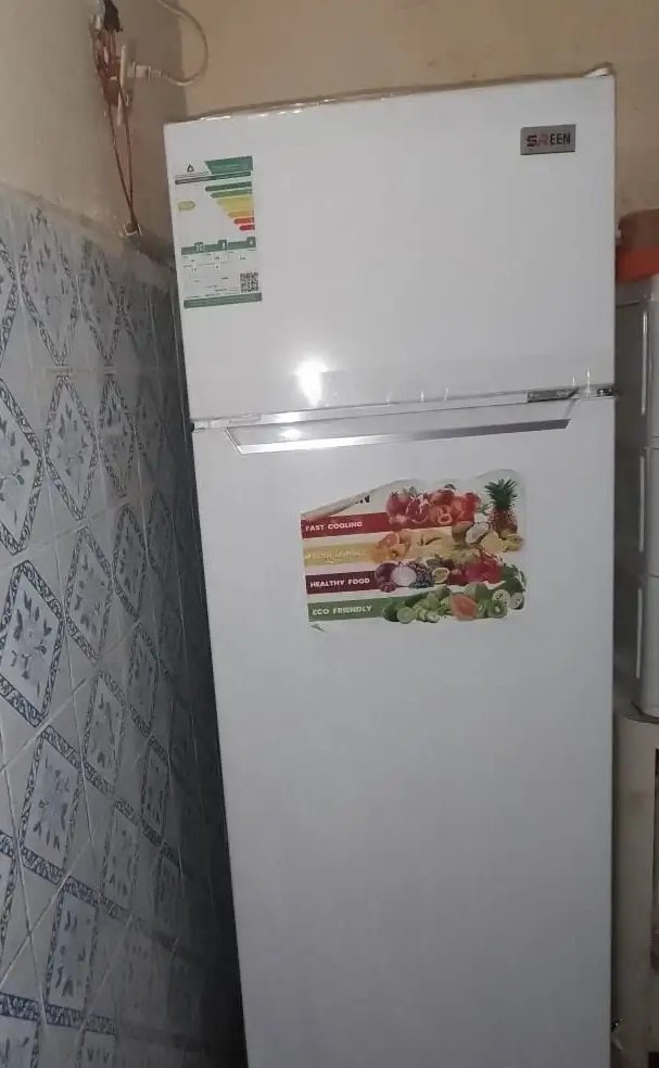 ثلاجه شبه جديده االبيع مستعجل حد 500 ريال