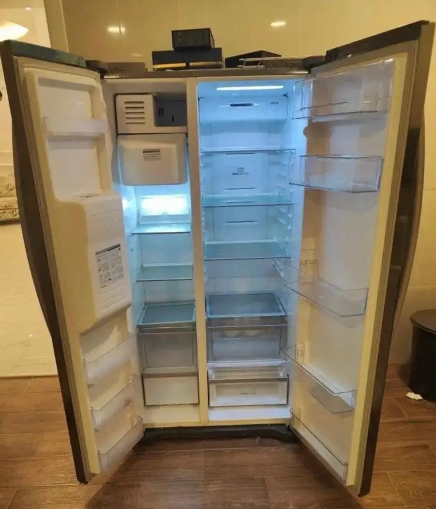 ثلاجة Lg للبيع