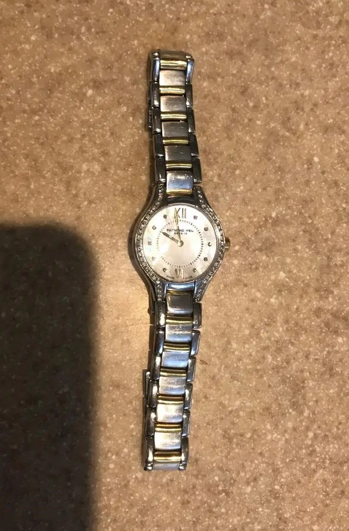 ساعة ريموند ويل سويسرية مع ألماس مقاس 16 أستخدام حشمه