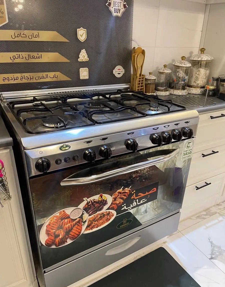 فرن 5 عيون نظيف جدا جدا جدا استخدام اقل من 8 شهور