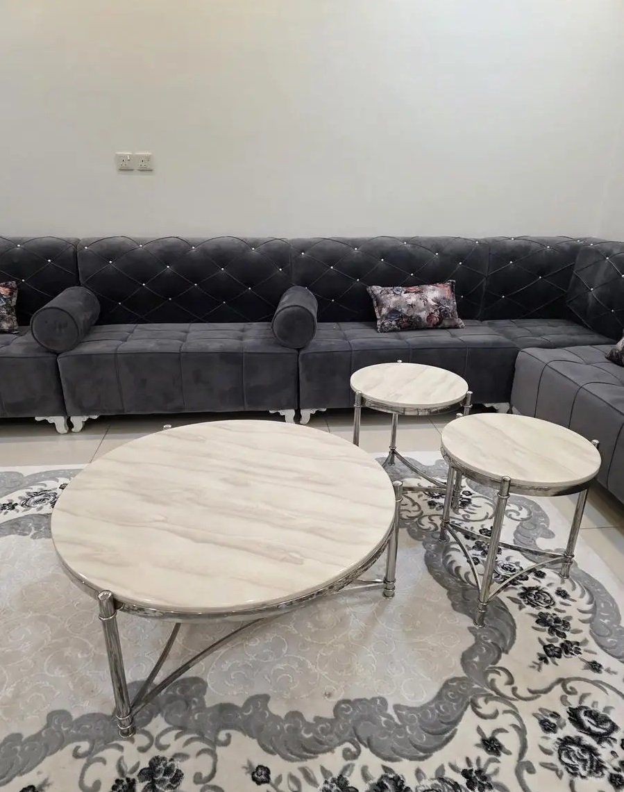 كنب وطاولات لبيع