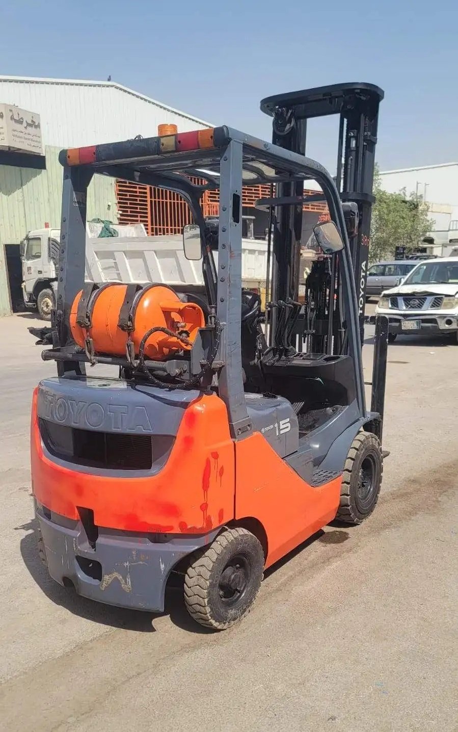 للبيع رافعة شوكية بنزين وغاز تايوتا رافعه فوركلفت